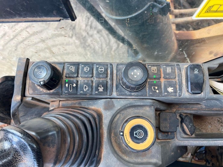 2022-caterpillar-335-image-38