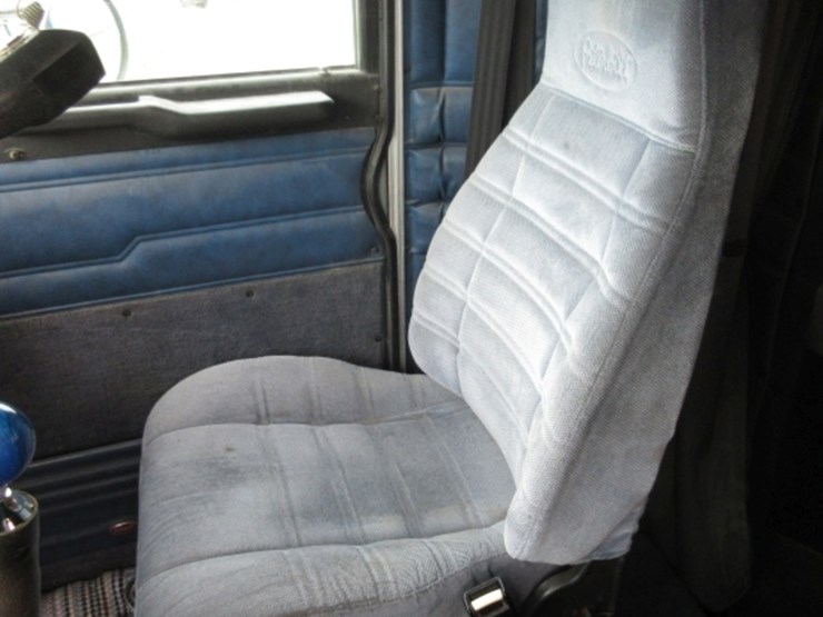 1994-peterbilt-379-image-24