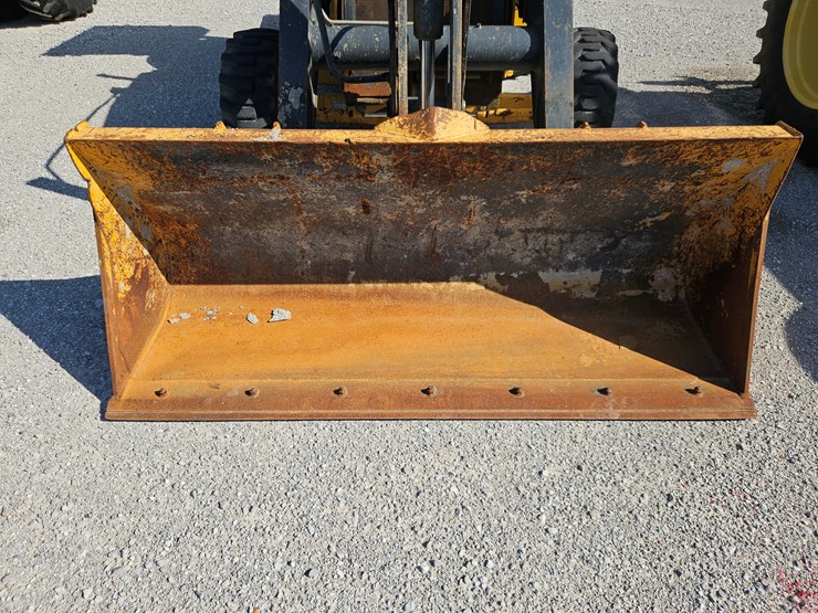 2018-deere-210l-image-3