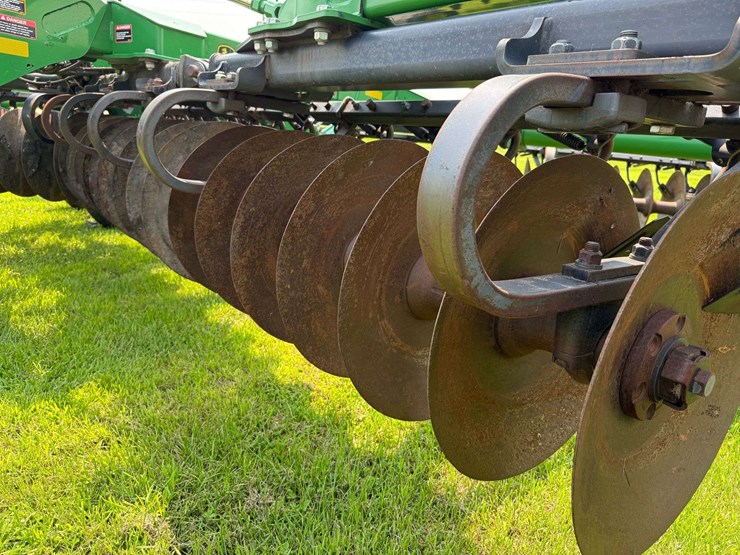 2013-john-deere-2623-image-14