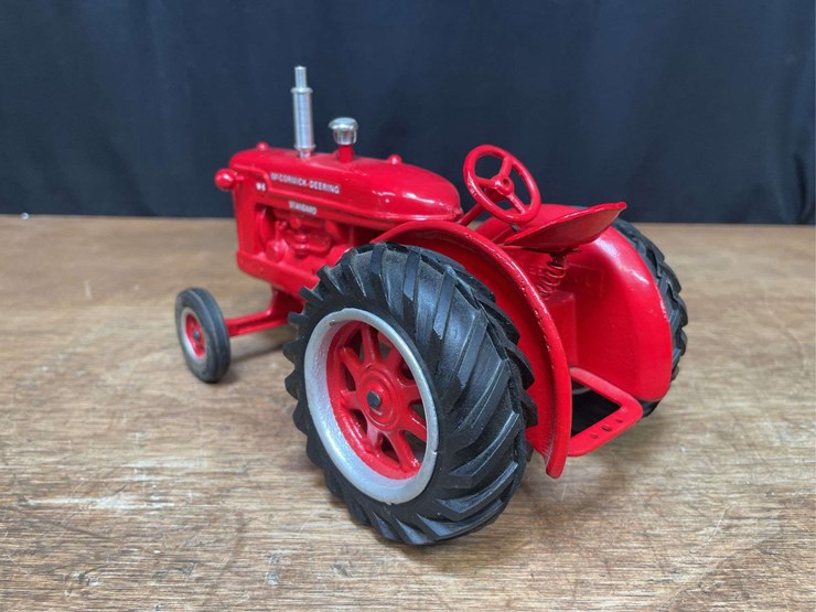1/16-mccormick-deering-w-6-1990-50th-anniversary-pioneer-collectibles-image-3