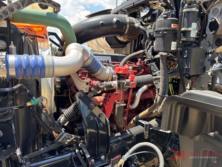 2021-mack-gr64f-granite-dump-truck-image-16