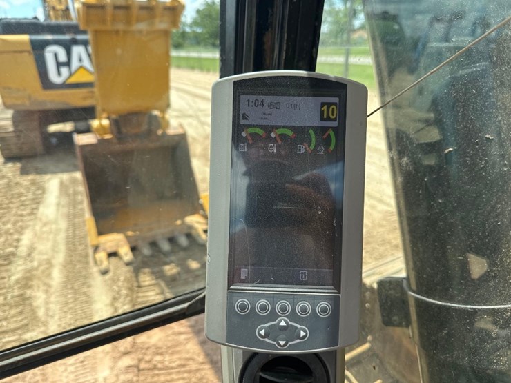 2015-caterpillar-336fl-image-36