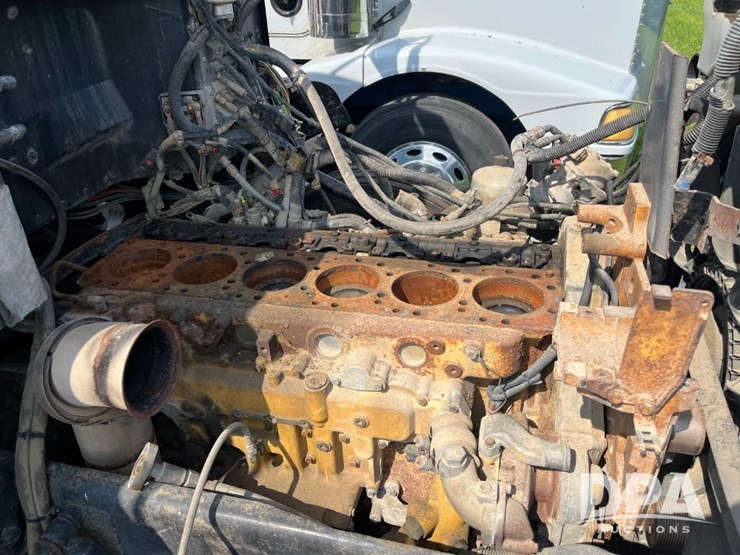 2008-peterbilt-384-image-73