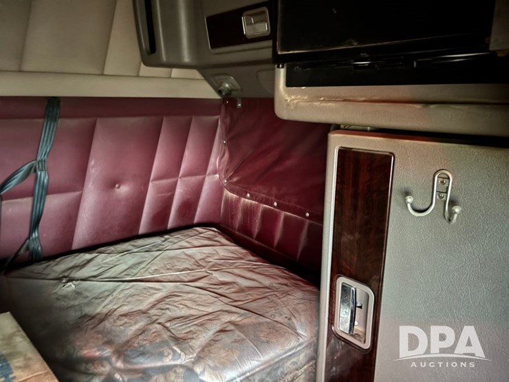 2012-peterbilt-386-image-66