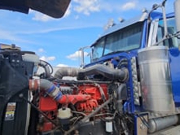 2009-peterbilt-388-image-5