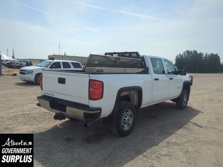 2015-chevrolet-silverado-2500hd-image-4