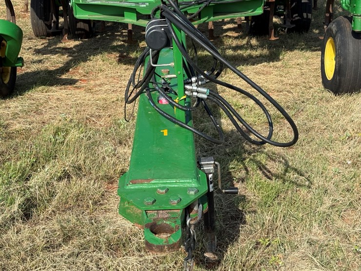 2013-john-deere-2210-image-5