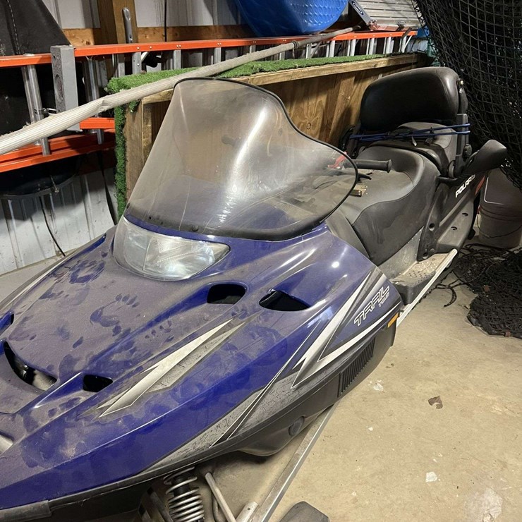 2005 Polaris Trail Tour Snowmobile