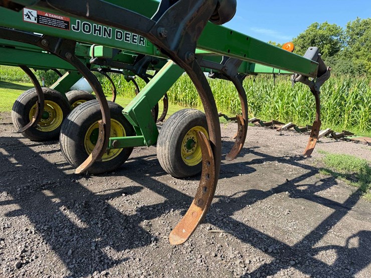 john-deere-680-image-21