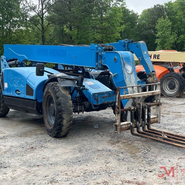 2017 GENIE GTH844