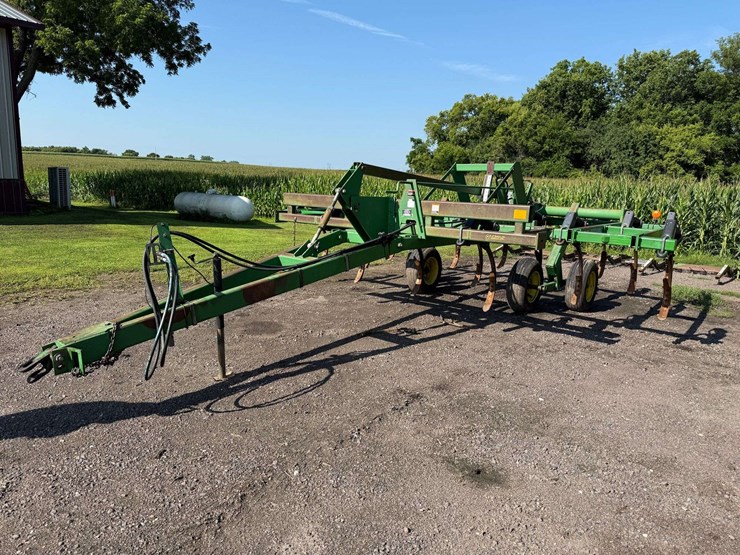 john-deere-680-image-2