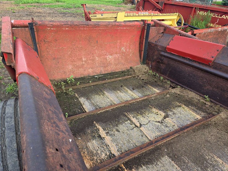 new-holland-520-image-10