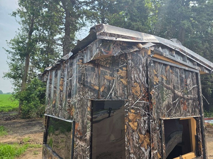 deer-stand-(tipped-in-storm,-see-photos),-insulated,-carpeted,-drop-down-windows,-approx-6’-x-6’,-bu-image-8
