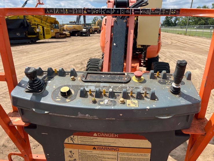 2008-jlg-450aj-image-28