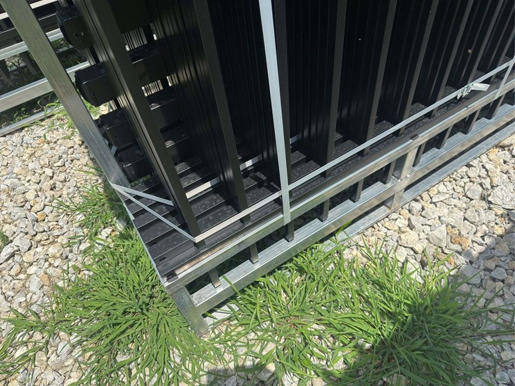 powder-coated-steel-site-fence-8-x-6-ft-image-3