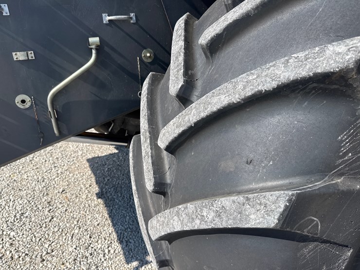 massey-ferguson-9695-image-11