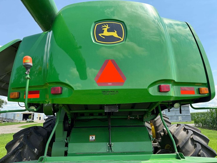 2007-john-deere-9770-sts-image-37