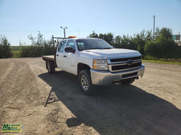 2011-chevrolet-silverado-3500hd-image-2