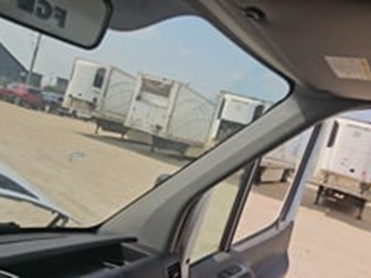 2016-mercedes-benz-sprinter-2500-image-40