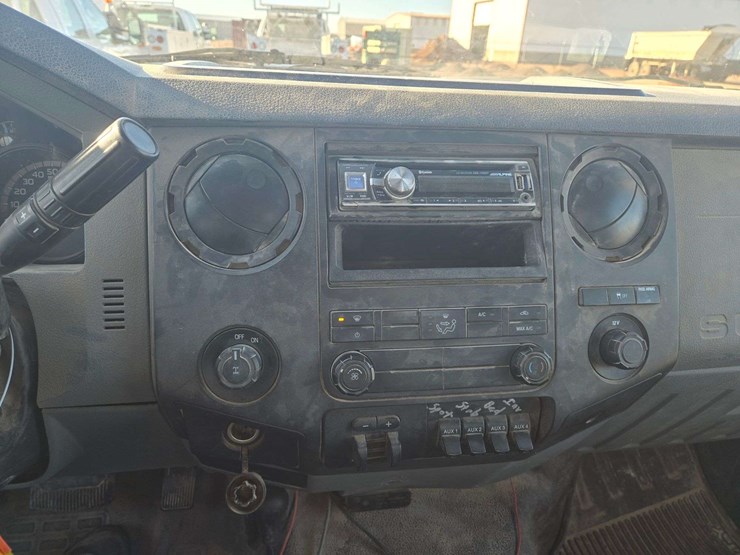 2011-ford-f350-image-15