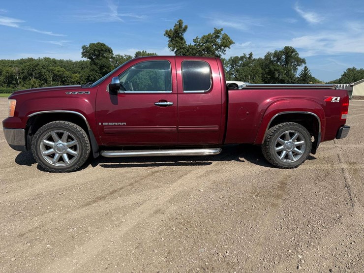 2008-gmc-sierra-1500-image-2