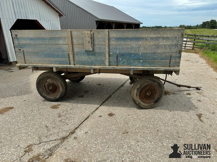monarch-wooden-barge-wagon-on-case-running-gear-image-4