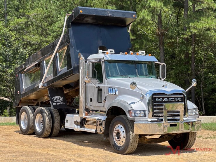 2021-mack-gr64f-granite-dump-truck-image-1