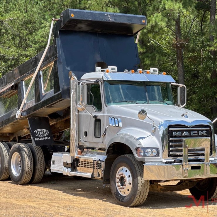 2021 MACK GR64F GRANITE DUMP TRUCK