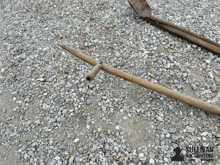 antique-spoon-&-scythe-hand-tools-image-10