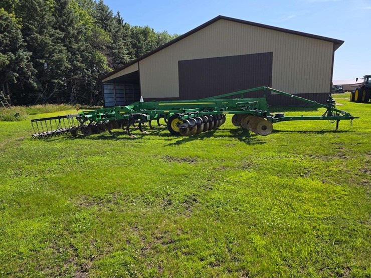 2016-john-deere-18-image-7
