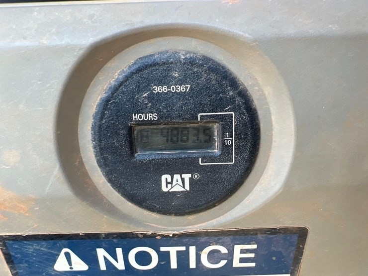 caterpillar-325fl-image-45