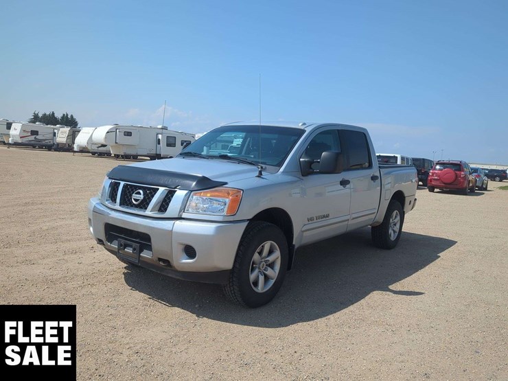 2015-nissan-titan-image-18