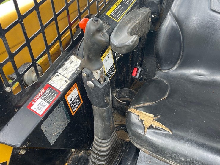 2006-john-deere-317-image-42
