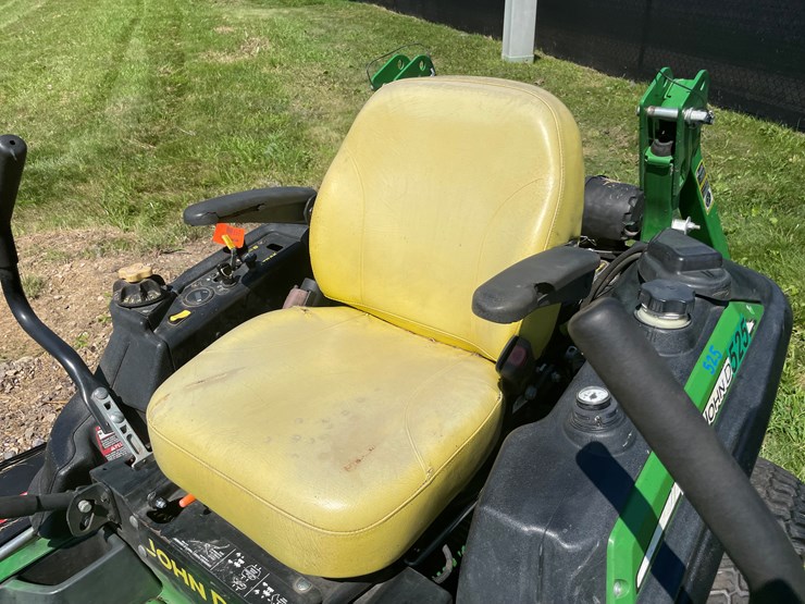 2016-john-deere-z915b-image-10