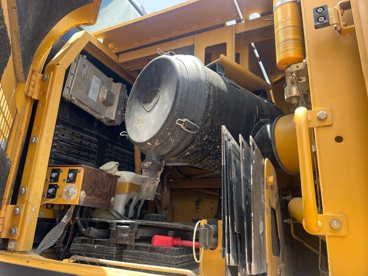 2006-caterpillar-330dl-image-25