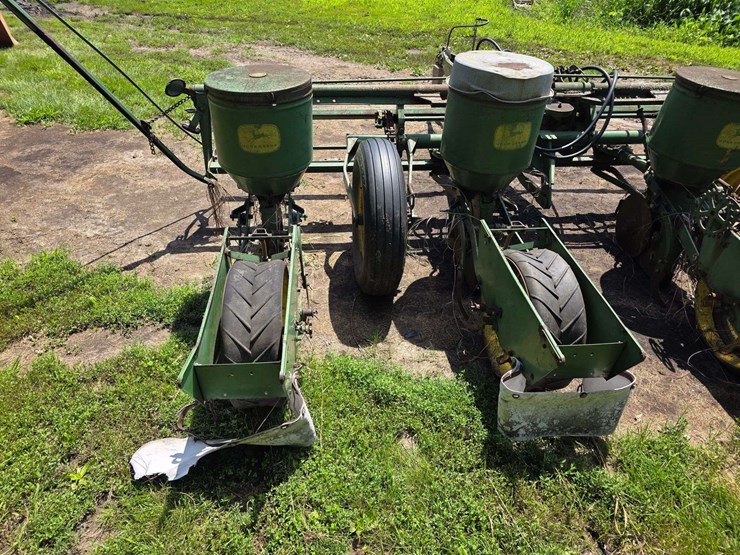 john-deere-4-row-planter,-hydraulic-lift-with-newer-hoses,-worked-when-last-used-2-years-ago,-model:-image-6