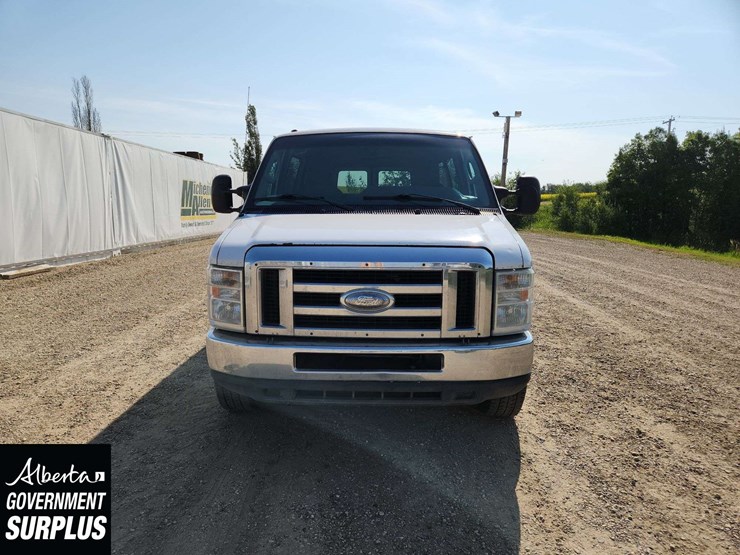 2013-ford-cargo-image-5