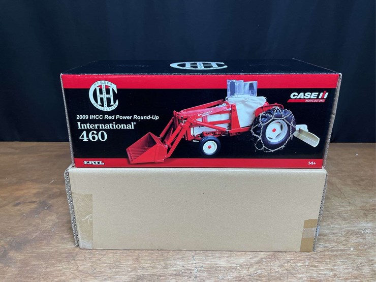 1/16-ih-460-2009-red-power-roundup-nib-ertl-image-9