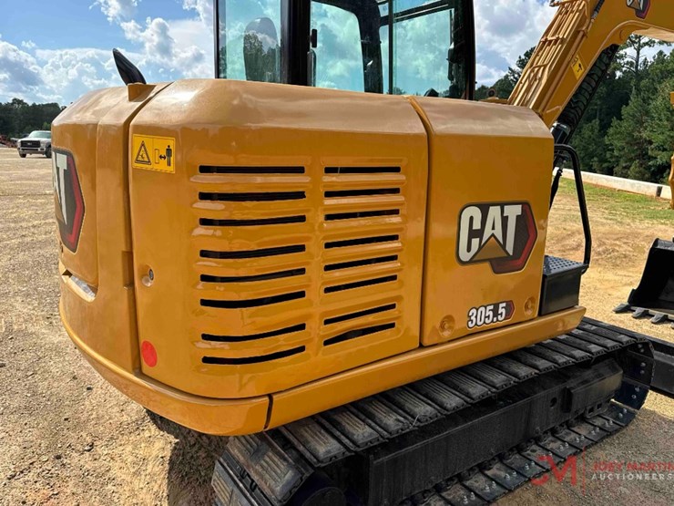 2021-caterpillar-305.5-image-21