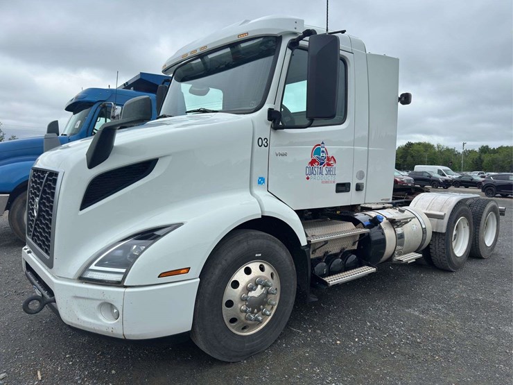 2018-volvo-vnr-t/a-daycab-image-1