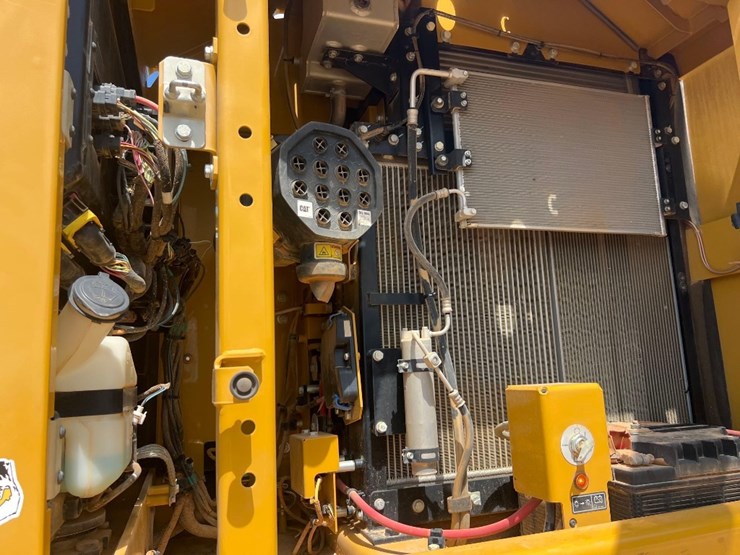 2021-caterpillar-317-image-21