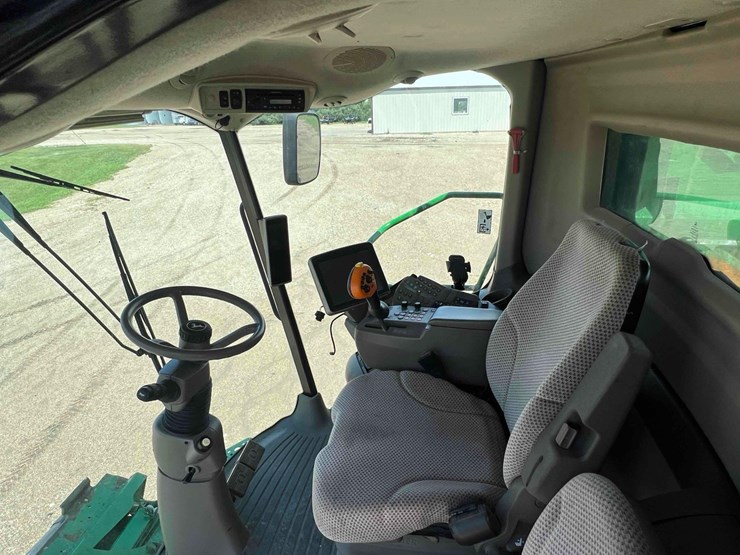 2021-john-deere-s680-image-35