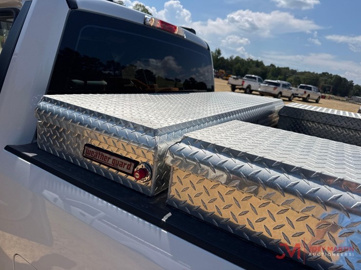2022-ford-f250-xl-image-11