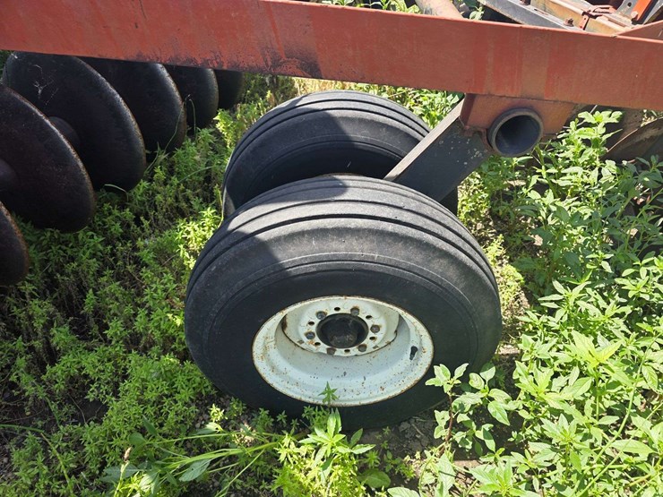 ih-470-tandem-disk,-manual-fold-wings,-9.5l-14-tires-on-6-bolt-rims,-hydraulic-lift,-rear-hitch,-dis-image-16
