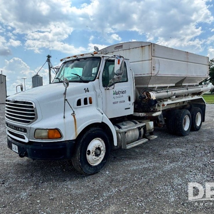 2005 CATERPILLAR 10