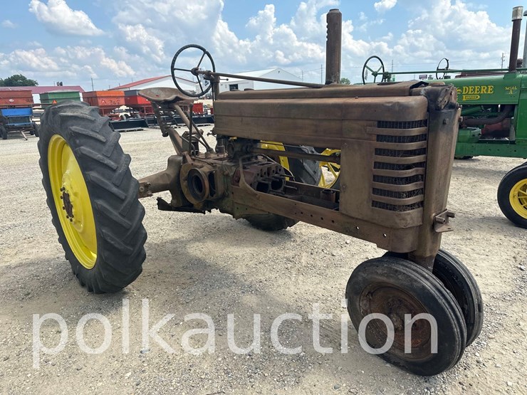 john-deere-b-image-3