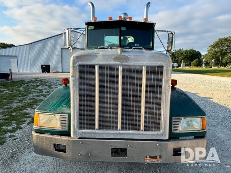 1993-peterbilt-377-image-17