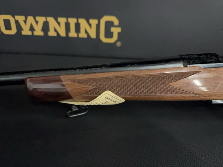browning-a-bolt-medallion-rifle-image-8