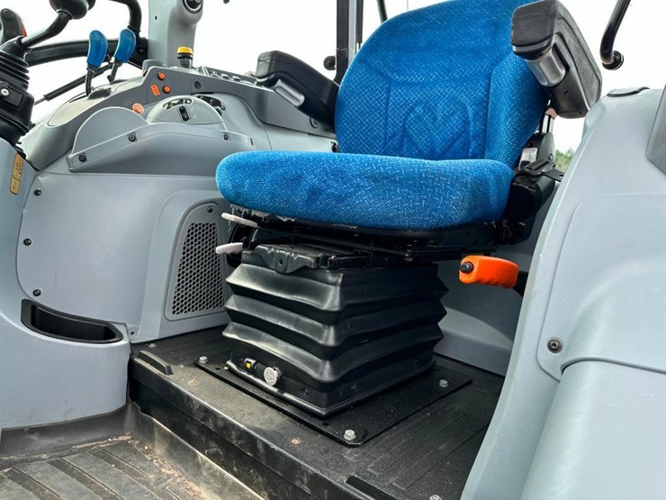 2017-new-holland-t5.110-image-48